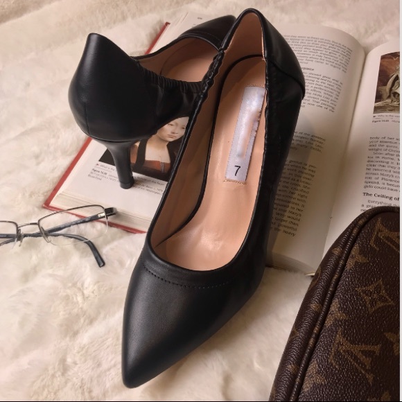 New Basic Black Pump 7.5 last one - Picture 2 of 4